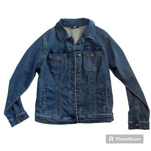 DG2 by Diane Gilman Denim Jacket Women’s Size Small with Floral Print on Back